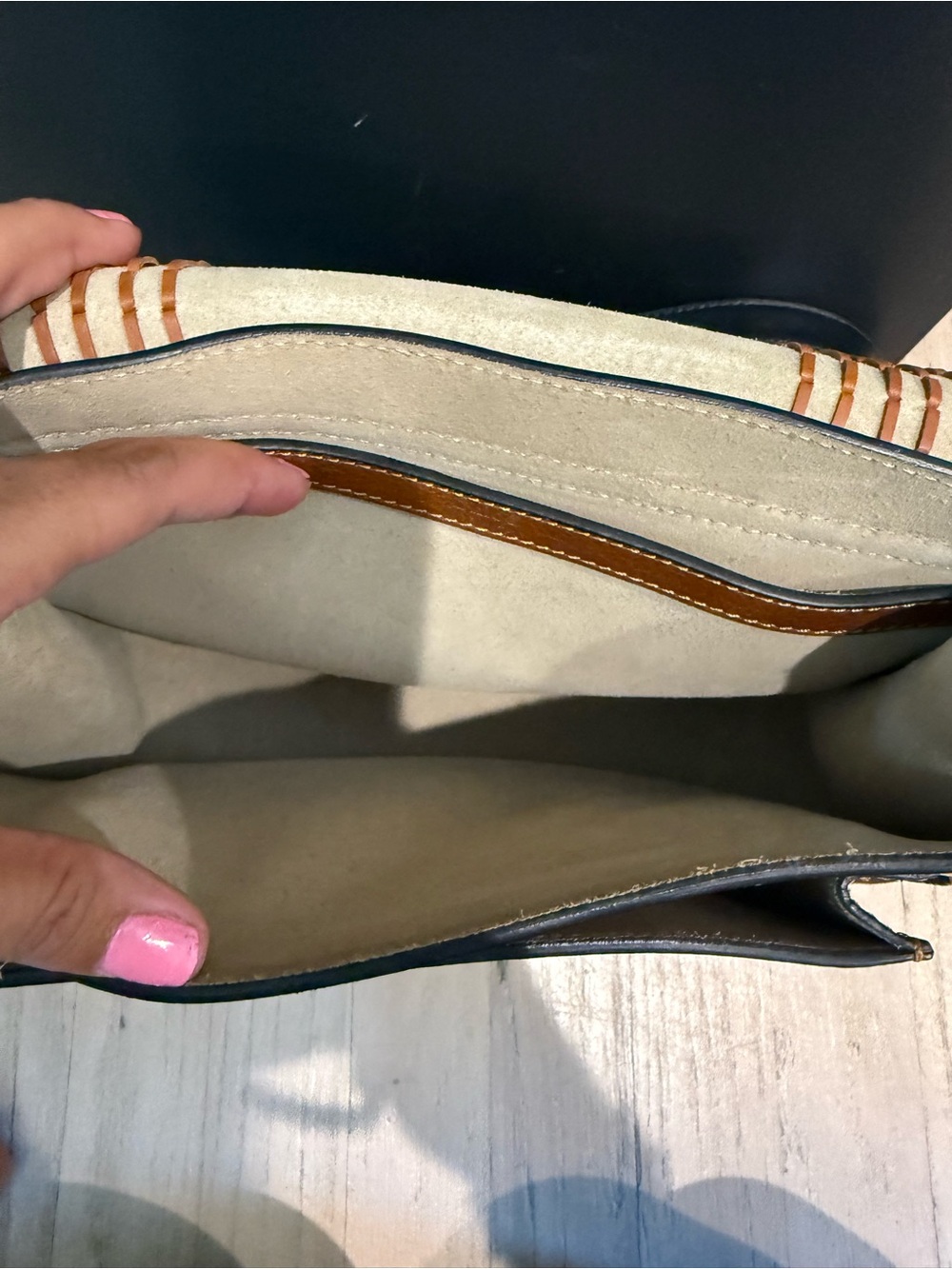 Chloé Marcie Medium Saddle Bag Tan Leather Crossbody with Tassel - Picture 3 of 4